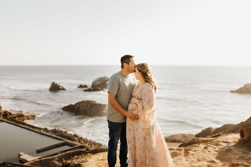 Stylish maternity photo at Sutro Baths