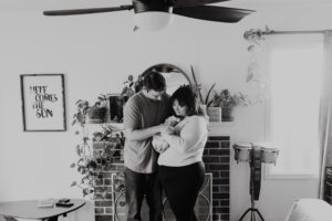 Newborn Photos At Home Black and White